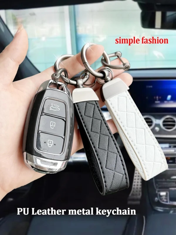 Car keychain, fashionable men's and women's high-end diamond shape
